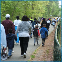 Imagen de gente caminando